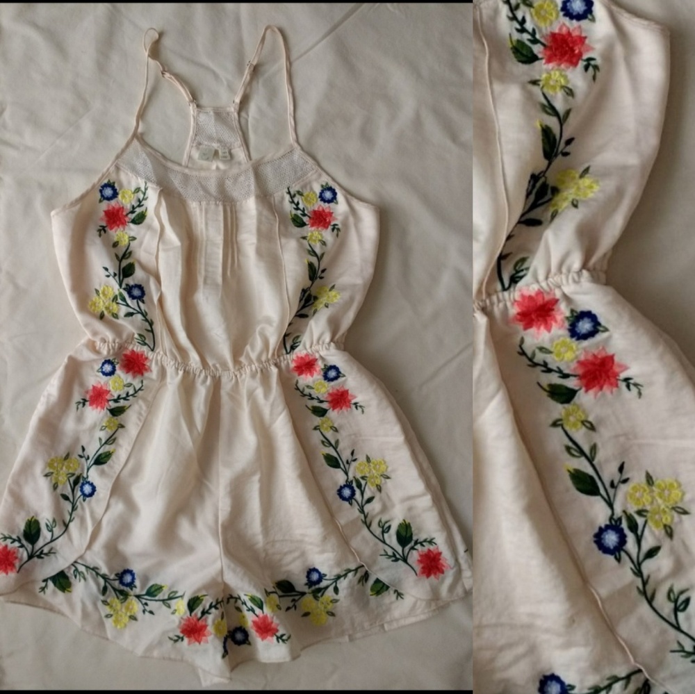 Anthro Eloise Floral Embroidered Romper XS/S